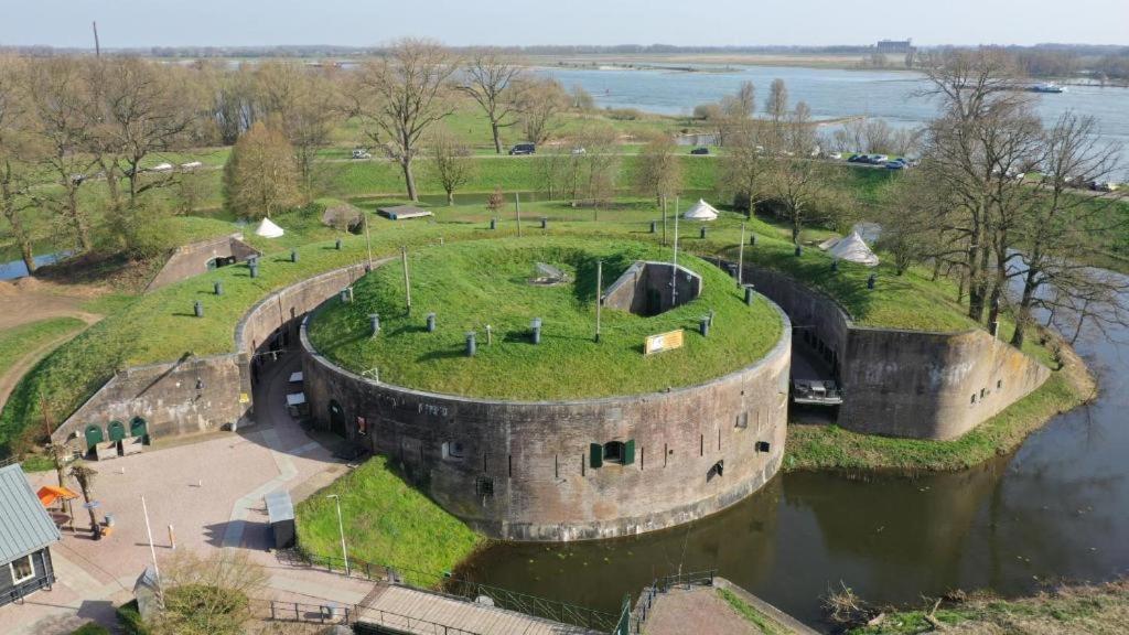 Fort Vuren المظهر الخارجي الصورة